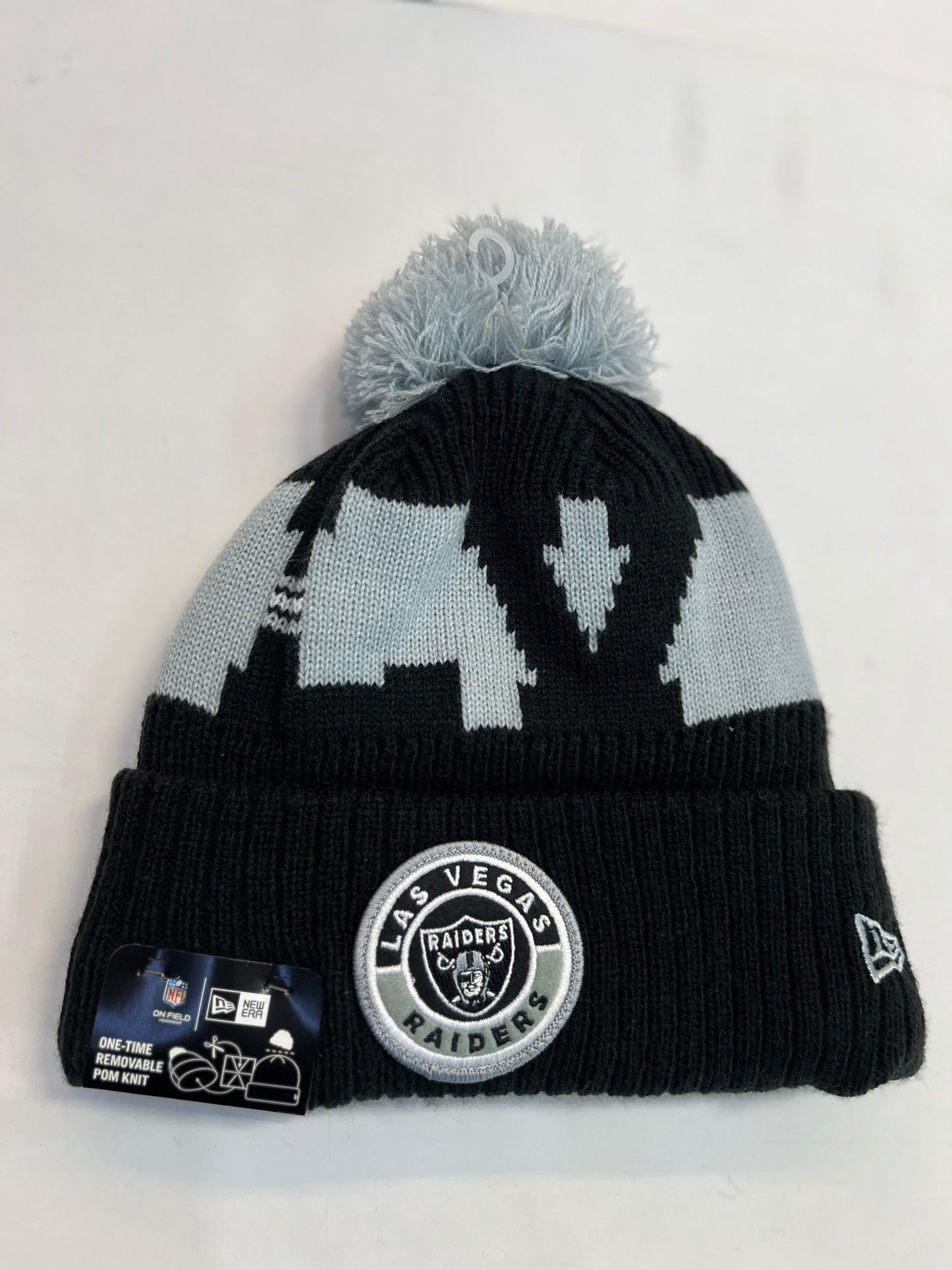 Las Vegas Raiders Pom Beanie - Two-Tone Design by New Era